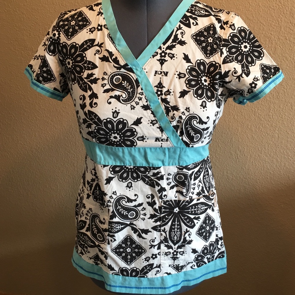 Scrub top